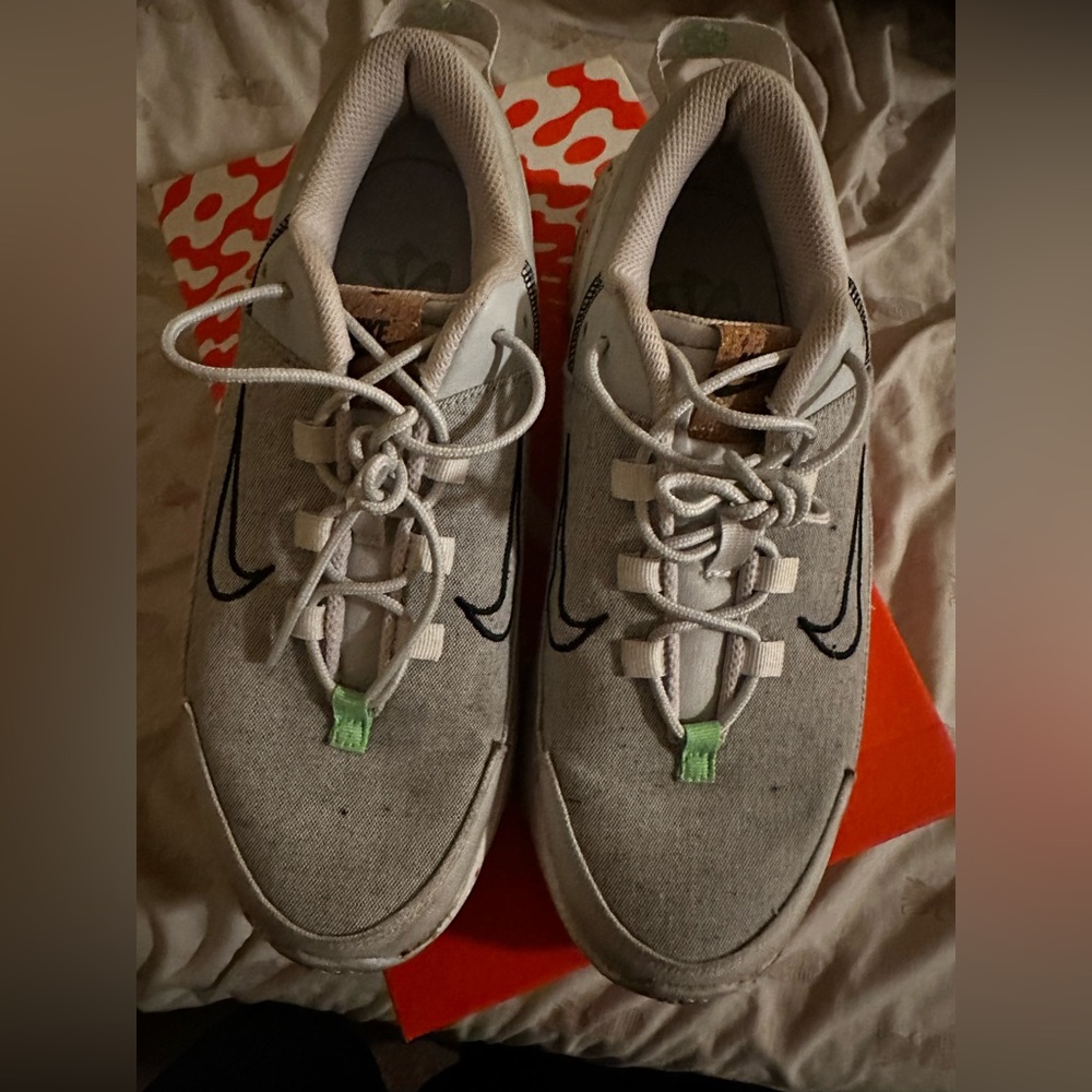 Nike crater rexima